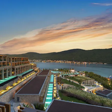 Hotel Lujo Bodrum 5*